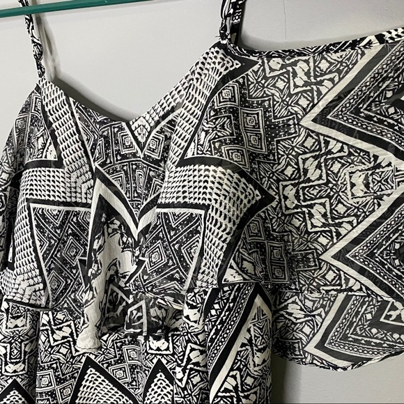 Xhilaration Flowy Tank - Picture 3 of 4